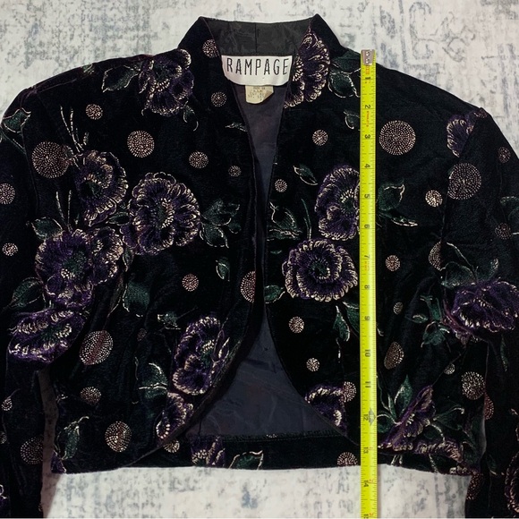 VTG 80s Rampage Velvet Cropped/Bolero Jacket with Purple Floral Design - size 3 - Picture 3 of 12